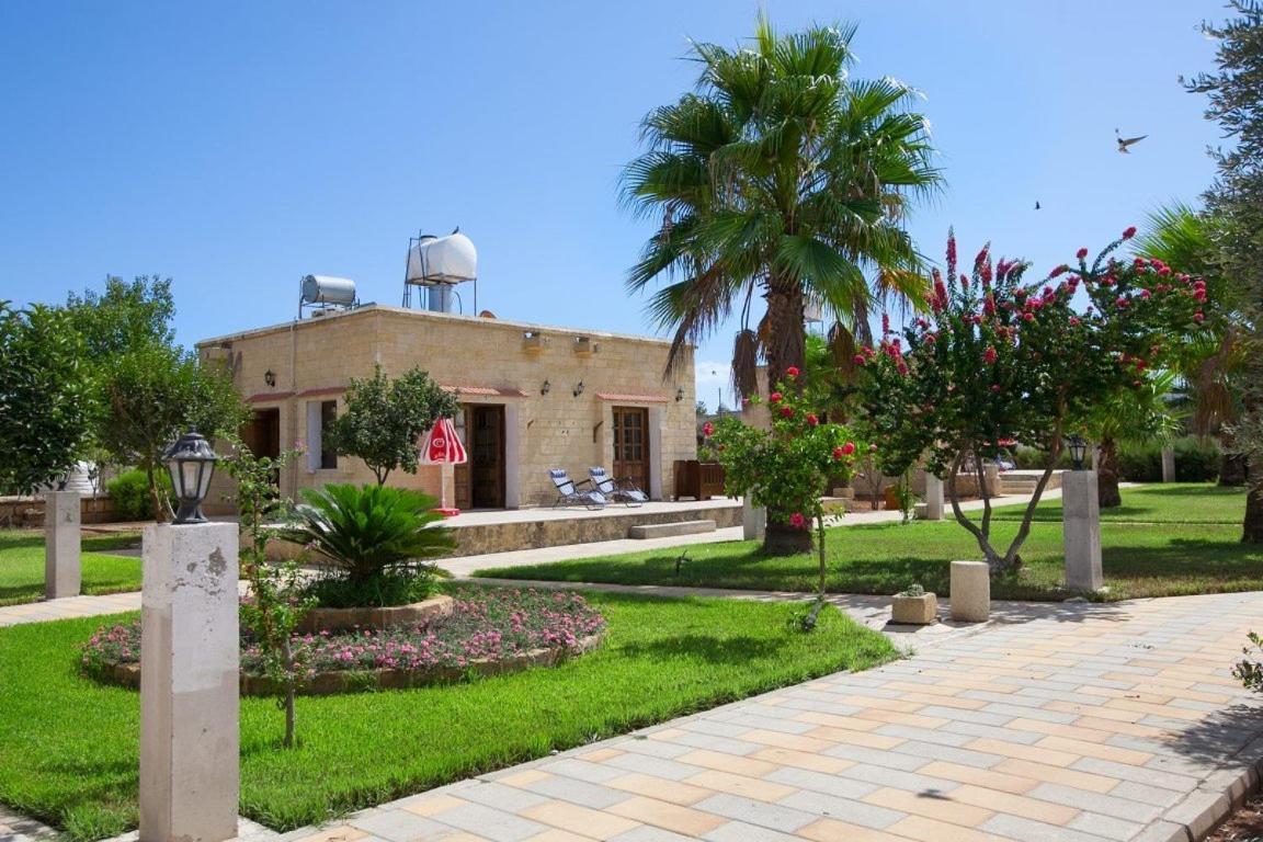 Glaro Garden Hotel Agia Trias Exterior photo